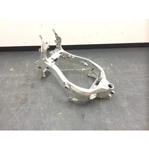 Main Frame Chassis CLN Ready To Go 2000 Suzuki Hayabusa GSX1300R 2367 x 1
