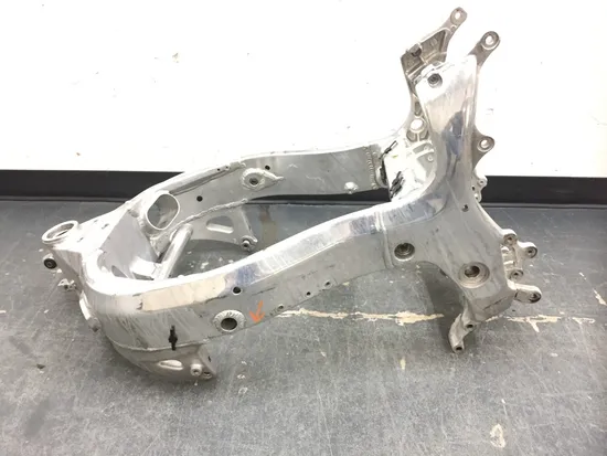 Main Frame Chassis CLN Ready To Go 2000 Suzuki Hayabusa GSX1300R 2367 x