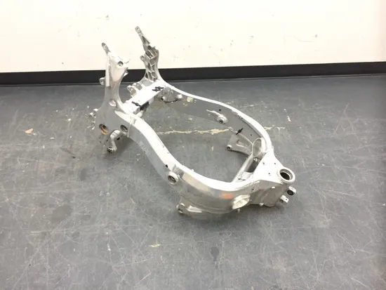 Main Frame Chassis CLN Ready To Go 2000 Suzuki Hayabusa GSX1300R 2367 x