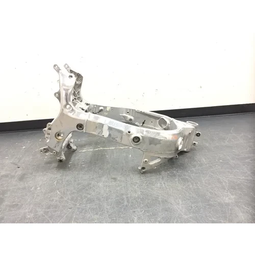 Main Frame Chassis CLN Ready To Go 2000 Suzuki Hayabusa GSX1300R 2367 x 3