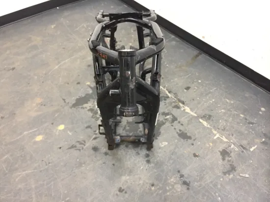 Main Frame Chassis 1999 Suzuki Intruder 1500 VL1500 2390