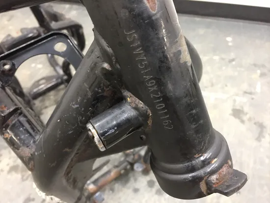 Main Frame Chassis 1999 Suzuki Intruder 1500 VL1500 2390