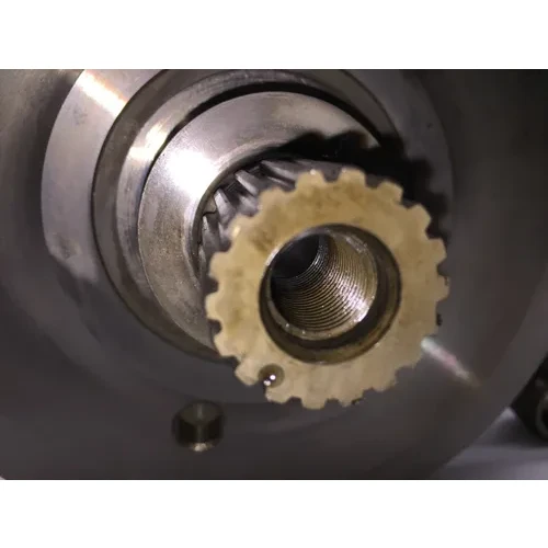 Engine Crank Shaft 2004 Suzuki Intruder 1500 VL1500 2391 6