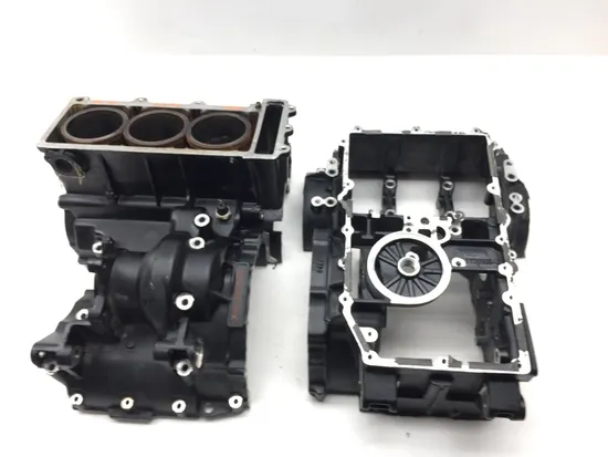 Upper Lower Center Cases Case 2001 Triumph Trophy 900 2353 x