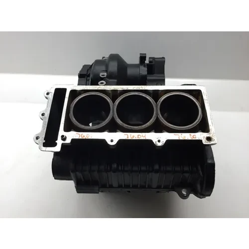 Upper Lower Center Cases Case 2001 Triumph Trophy 900 2353 x 5