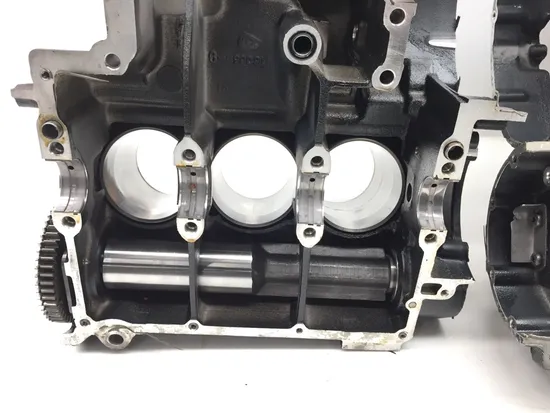 Upper Lower Center Cases Case 2001 Triumph Trophy 900 2353 x