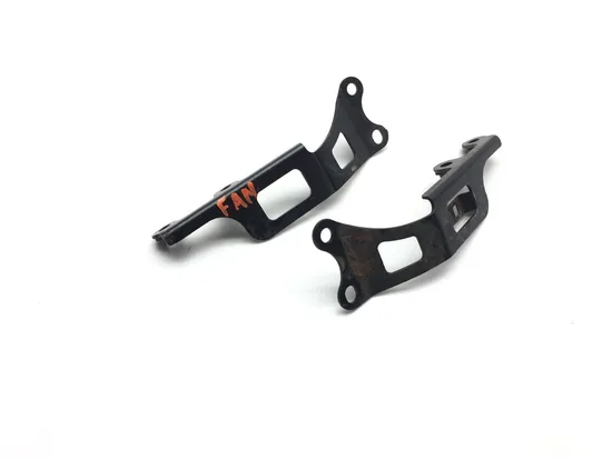 2009 Hona Foreman 500 TRX500M Cooling Fan Mount Brackets 2450A