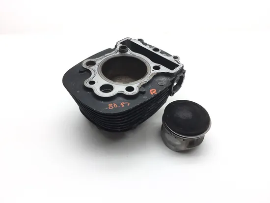 Engine Cylinder Jug W Piston Rear 2001 Yamaha V Star 650 XVS650A Classic 2506A x