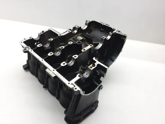 Upper Lower Center Cases Case 2002 Triumph Trophy 1200 2472