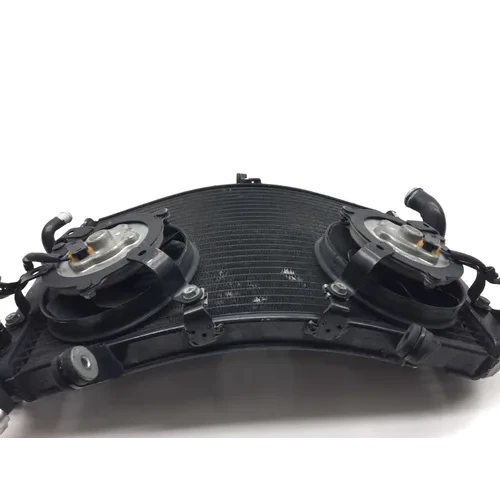 Radiator Cooling Front Fluid with Fan 2005 Yamaha YZF R1 T/C Raven 2532A 16