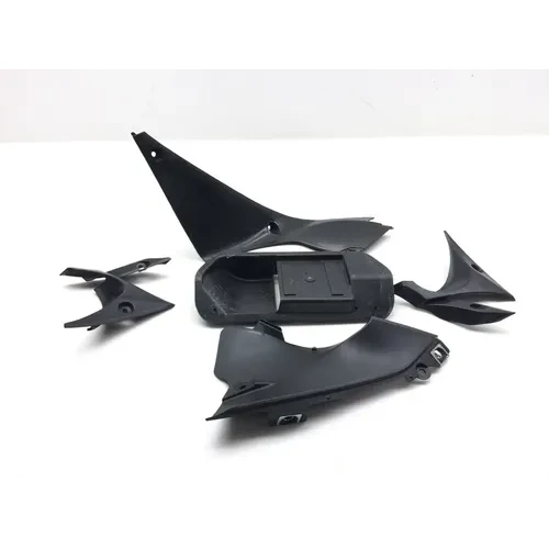 Misc Plastic Set 2005 Yamaha YZF R1 T/C Raven 2532A 3