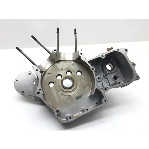 Engine Left Right Center Cases 1987 Harley-Davidson Sportster 883 XLH883 2547 x 15