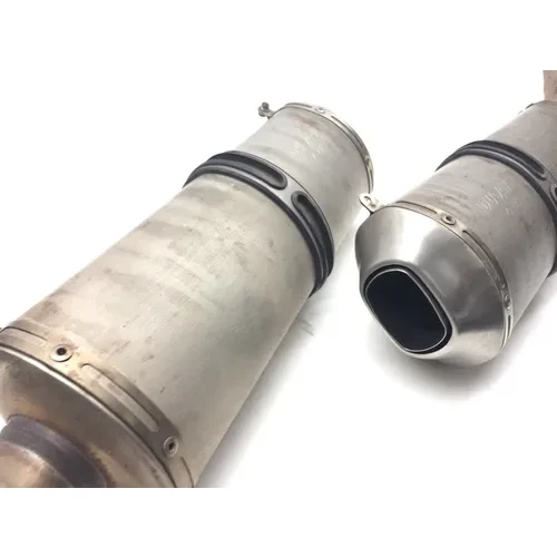 Muffler Can Exhaust Pipe 2009 Ducati 1198 2557A 7