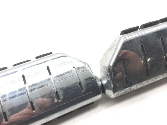 Left Right Set Passenger Peg Bracket 01 Harley Softail Standard EFI FXSTI 2568