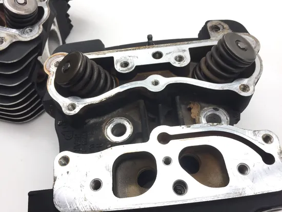 Front Rear Cylinder Head Set 01 Harley Electra Glide Classic FLHTC 2582 x