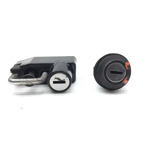 Lockset Ignition Key Steering Lock 08 Yamaha V Star 1100 XVS1100AW Classic 2604A 7