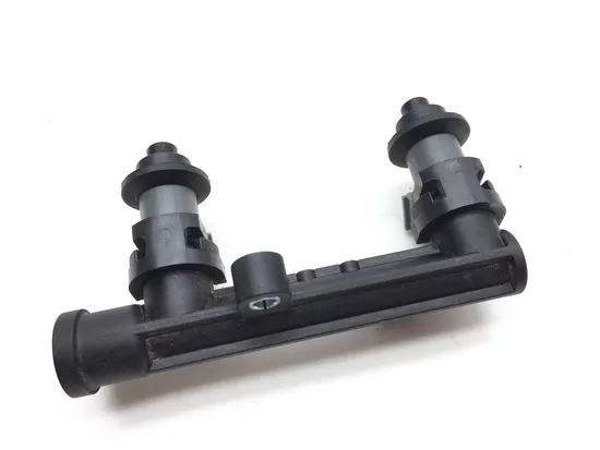 2009 Honda CBR1000RR CBR 1000RR ABS Engine Fuel Priming Rail 2608A