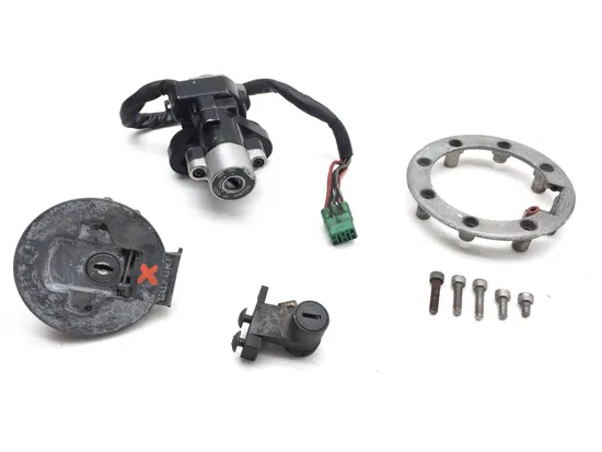 Lockset Ignition Trunk Tank Gas Cap Key 1998 Suzuki GSXR600 2615 x