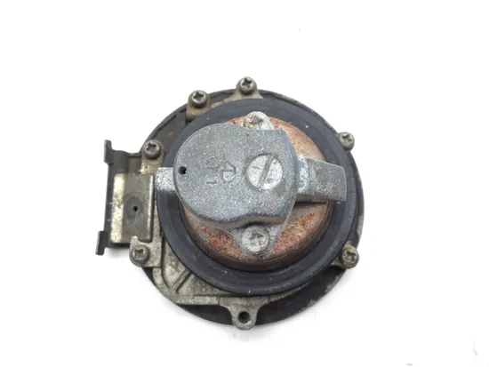 Lockset Ignition Trunk Tank Gas Cap Key 1998 Suzuki GSXR600 2615 x