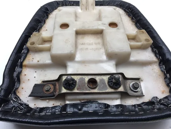 Rear Passenger Seat Back Pad Cushion 1998 Suzuki GSXR600 2615 x