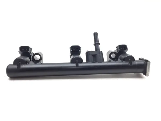 Fuel Injector Rail 2013 Triumph Daytona 675R ABS 2628A