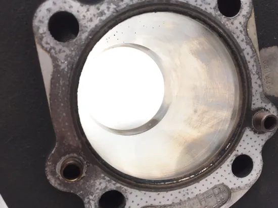 Front Rear Cylinder Jugs w Pistons 04 Harley Road King Custom EFI FLHRSI 2670A