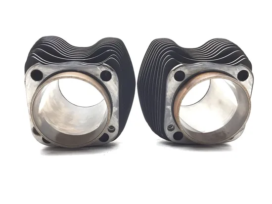 Front Rear Cylinder Jugs w Pistons 04 Harley Road King Custom EFI FLHRSI 2670A