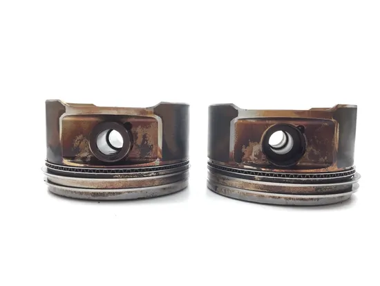 Front Rear Cylinder Jugs w Pistons 04 Harley Road King Custom EFI FLHRSI 2670A