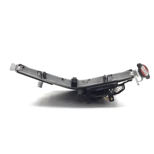 Radiator Cooling Front Fluid with Fan 2005 Suzuki GSXR1000 2690 5
