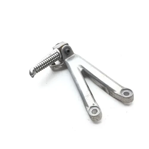 Left Rear Back Passenger Peg Bracket Side 2000 Yamaha YZF R6 2689A 6