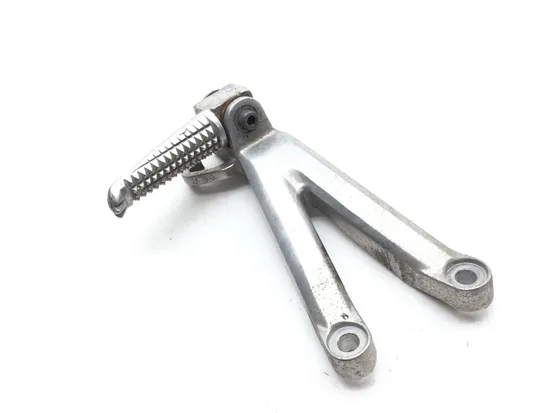 Left Rear Back Passenger Peg Bracket Side 2000 Yamaha YZF R6 2689A