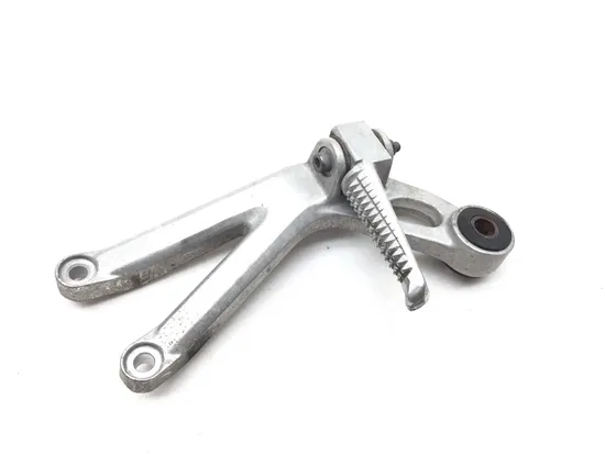 Right Rear Back Passenger Peg Bracket Side 2000 Yamaha YZF R6 2689A