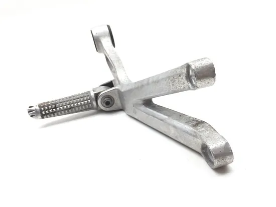 Right Rear Back Passenger Peg Bracket Side 2000 Yamaha YZF R6 2689A