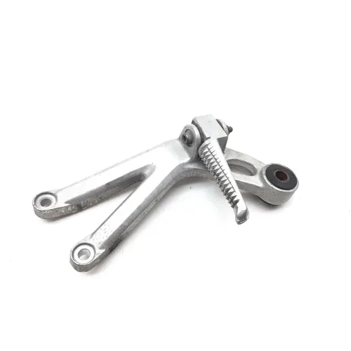 Right Rear Back Passenger Peg Bracket Side 2000 Yamaha YZF R6 2689A 6