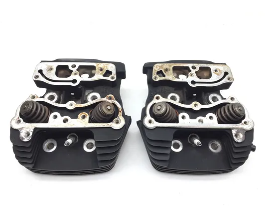 Front Rear Cylinder Head Set 2011 Harley Dyna Super Glide Custom FXDC 2708 x