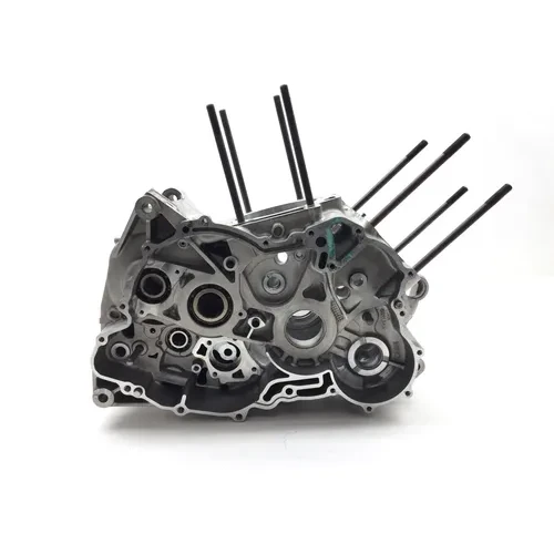 Engine Left Right Center Cases 2012 Can-Am Spyder RT-S SE5 2717A PARTS 17