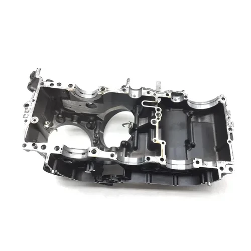 Upper Lower Center Cases Case 2006 Suzuki Boulevard M109R 2731A 17