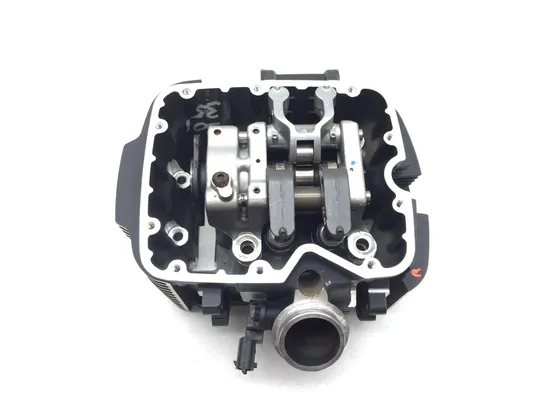 Engine Cylinder Head Complete W Cams Rear 2011 Victory Vision 8 Ball 2740A x