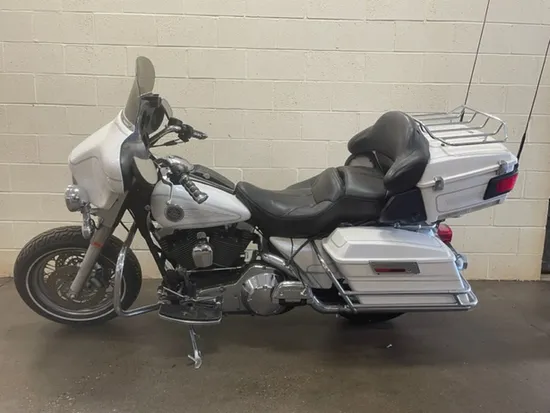 Main Frame Chassis CLN 2004 Harley Electra Glide Ultra Classic EFI FLHTCUI 2729A