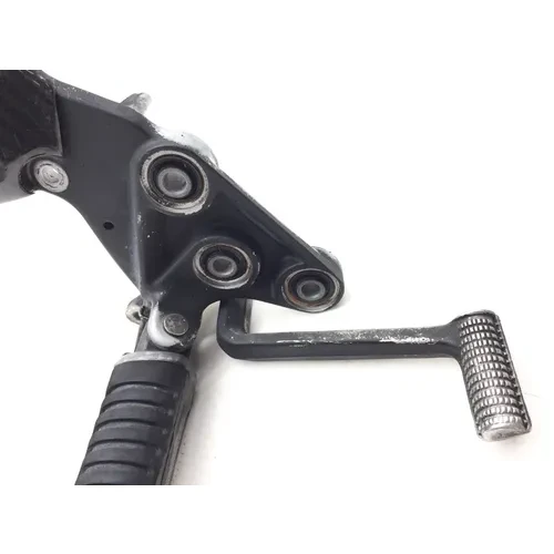 Right Rearset Brake Bracket Foot Peg 2000 Suzuki Hayabusa GSX1300R 2771A x 11