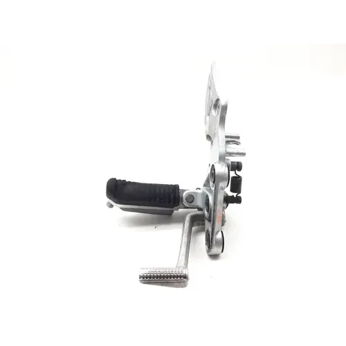 Right Rearset Brake Bracket Foot Peg 2007 Suzuki Hayabusa GSX1300R 2765A x 9