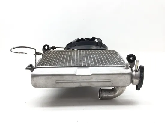 Radiator Cooling Front Fluid with Fan 2007 Suzuki Hayabusa GSX1300R 2765A x