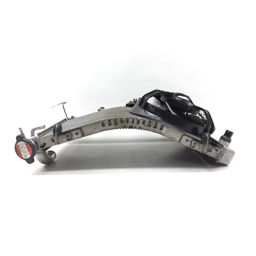 Radiator Cooling Front Fluid with Fan 2007 Suzuki Hayabusa GSX1300R 2765A x 19