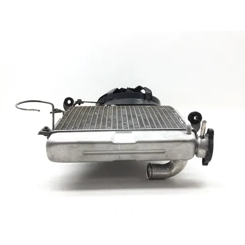 Radiator Cooling Front Fluid with Fan 2007 Suzuki Hayabusa GSX1300R 2765A x 17