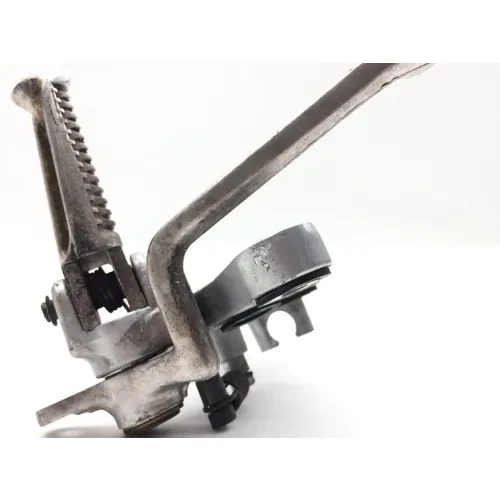 Right Rearset Brake Bracket Foot Peg 2007 Suzuki Hayabusa GSX1300R 2776A x 16