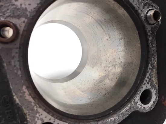 Front Rear Cylinder Jugs w Pistons 2000 Harley Softail 2786A