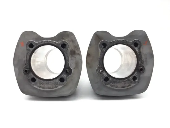 Front Rear Cylinder Jugs w Pistons 04 Harley-Davidson Electra Glide FLHT 2799A