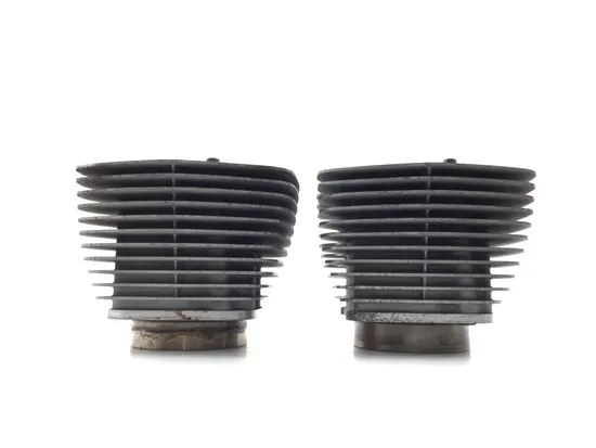 Front Rear Cylinder Jugs w Pistons 04 Harley-Davidson Electra Glide FLHT 2799A