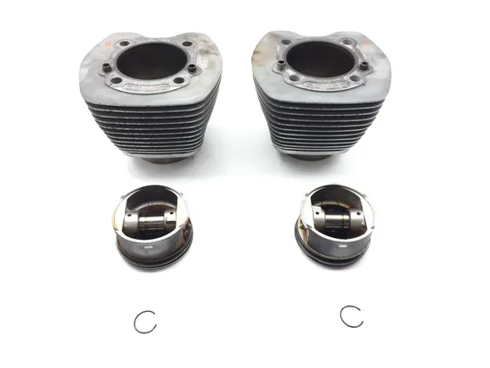 Front Rear Cylinder Jugs w Pistons 04 Harley-Davidson Electra Glide FLHT 2799A