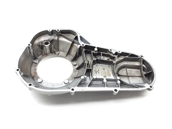 Outer Primary Clutch Cover 2004 Harley-Davidson Electra Glide FLHT 2799A x